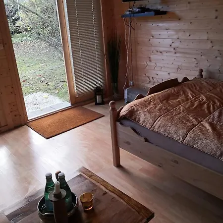 Optimierter 25qm Holz Mit Neuem Massivholzbett, Garten Mit Grillmoeglichkeit, Parkplatz, Radler Willkommen! Prázdninový dům